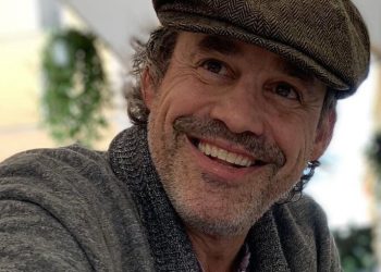 “침대서 잠든 듯”…美배우 니콜라스 브렌던 별세