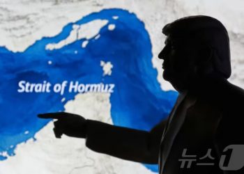 “한국만 막은 건 아니다”…호르무즈 긴장 속 26척 발 묶여