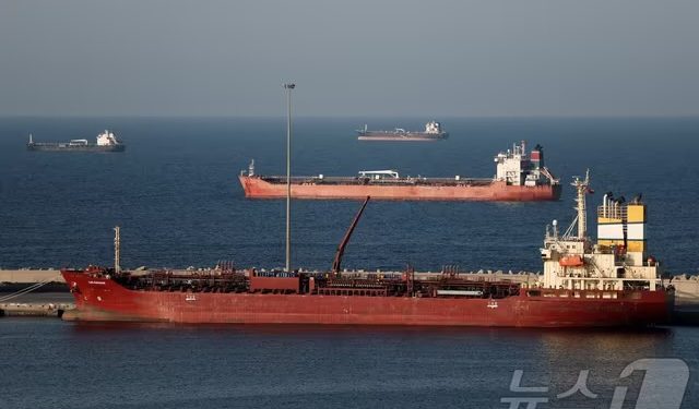 “하루 135척 회복 가능할까”…호르무즈 정상화 ‘불투명’