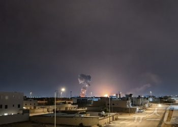 “기름줄 끊겼다”…사우디 송유관 타격에 하루 70만배럴 차질