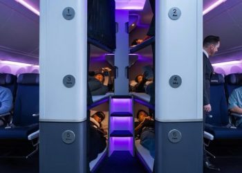 “이코노미도 누워 잔다”…항공사 판 뒤집은 ‘수면 캡슐’ 등장