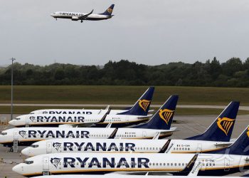 “비행기 못 뜬다?”…유럽, 5월부터 연료 쇼크 경고