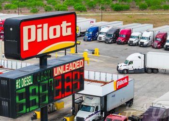 “차 밑에 구멍 뚫었다”…美 기름값 폭등에 ‘연료 절도’ 급증