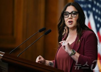 불륜·음주 의혹 터지더니 결국 사임…트럼프 내각 또 무너졌다