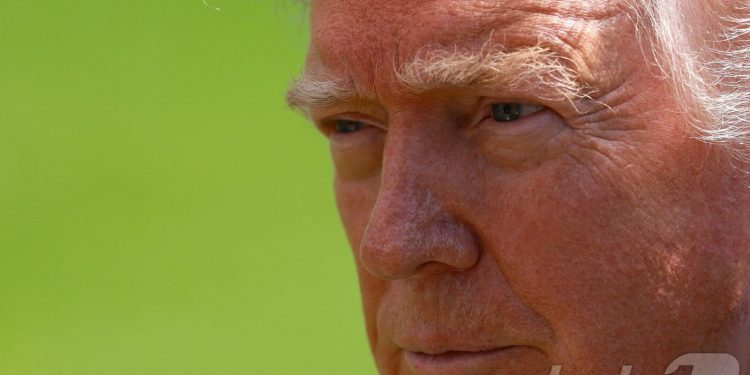 폭격 직전 멈췄다…미·이란 ‘무기한 휴전’, 전쟁은 피했지만