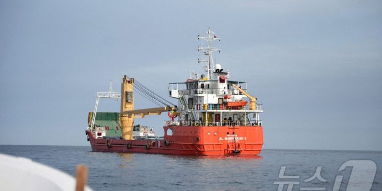 호르무즈 ‘지뢰밭’ 된다…“제거만 반년, 전쟁 끝나야 가능”