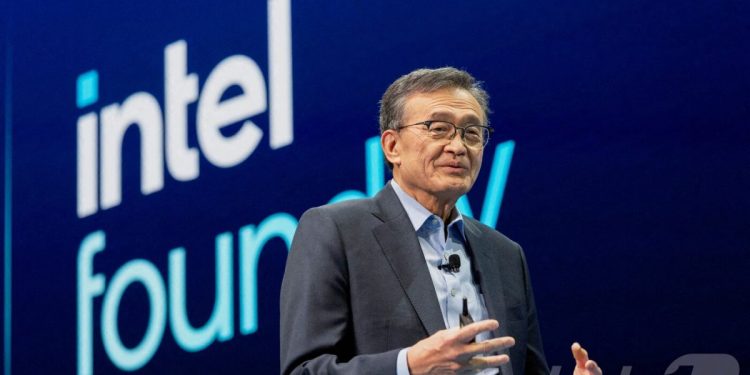 “망할 줄 알았던 인텔”…1년 만에 주가 20% 폭등 ‘부활 쇼’