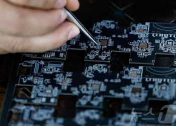 “AI도 못 만든다”…이란 전쟁에 PCB 공급망 붕괴 조짐
