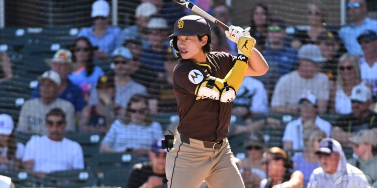 “1분 출전에도 역사”…송성문, 대주자로 MLB 데뷔
