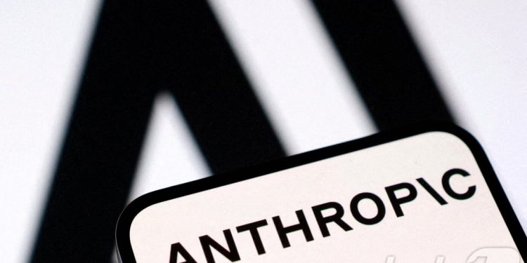 애플 5년 보안벽, AI는 5일 만에 뚫었다…“버그마겟돈 시작”