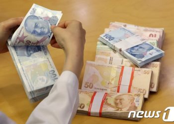 통장 확인했다가 기절할 뻔…계좌에 33조 원 찍힌 남성