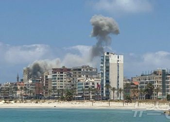 이스라엘, 레바논 남부 대규모 공습…최소 8명 사망