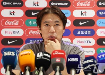 “홍명보호, 무난한 32강 진출 전망”…해외 매체·슈퍼컴퓨터도 한국 손들었다