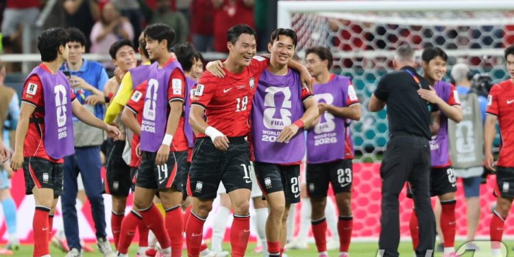 한국, 체코에 2-1 역전승…16년 만의 월드컵 첫 경기 승리
