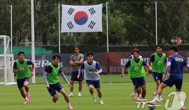 홍명보호 비공개 훈련장에 불법 드론 출현…멕시코군 전파 방해로 격추