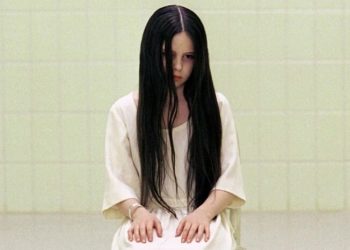 ‘링’ TV 속 소녀 귀신 배우 데이비 체이스 별세…향년 35세