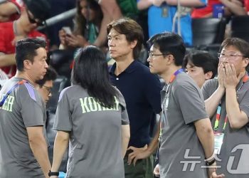 한국, 경우의 수마저 외면했다…32강행 ‘먹구름’ 짙어져