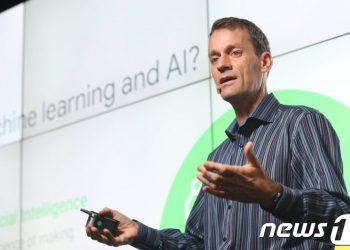 ‘구글의 전설’ 떠난다…AI 전쟁 속 대수술