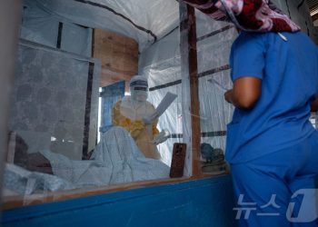 민주콩고 에볼라 사망자 2,000명 넘어…확진 4,381명으로 확산
