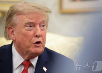이란전 장기화에 다급해진 트럼프…중재국 오만에 “폭격할 수도”