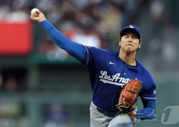 오타니, 남은 시즌 ‘타자 전념’ 가능성…다저스 “투구 전면 중단도 고려”