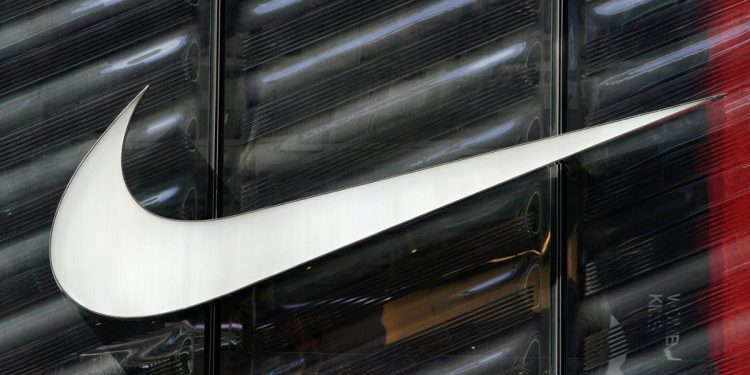 나이키, S&P100서 퇴출…‘운동화’ 지고 AI·데이터센터 기업 뜬다