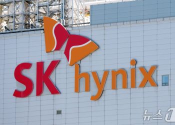 SK하이닉스, 美서 첫 메모리 생산 추진…인텔 오하이오 공장 활용 협의