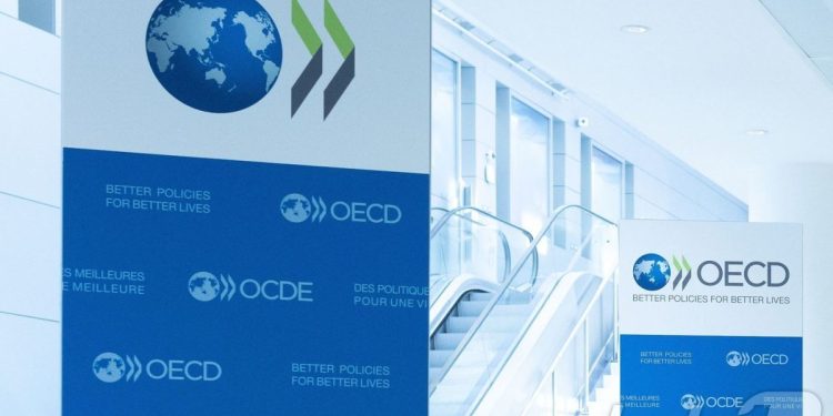 OECD, 한국 성장률 2.6→3.7% ‘깜짝 상향’…G20 중 최대폭