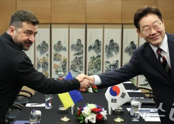 북한군 포로 한국행 공개 놓고 韓·우크라 외교 갈등…외신도 주목