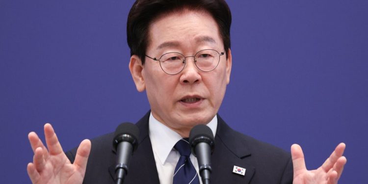 이재명 대통령 “대미투자, 동의 어려운 부분 있어 다시 협의 중”